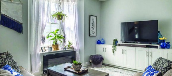 2 bedrooms House in Hamilton, Canada No. 398 4