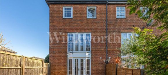 3 bedrooms Commercial property in London, United Kingdom No. 3666 9