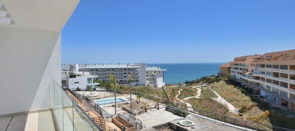 2 bedrooms Penthouse in Fuengirola, Spain No. 189630 2