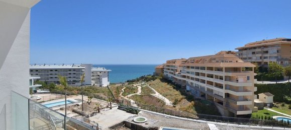 2 bedrooms Penthouse in Fuengirola, Spain No. 189630 3