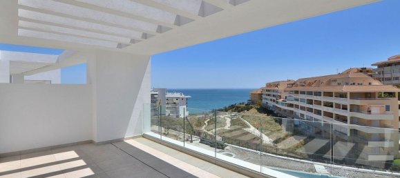 2 bedrooms Penthouse in Fuengirola, Spain No. 189630 4