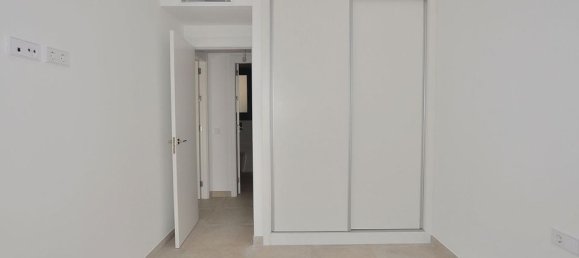 2 bedrooms Penthouse in Fuengirola, Spain No. 189630 16