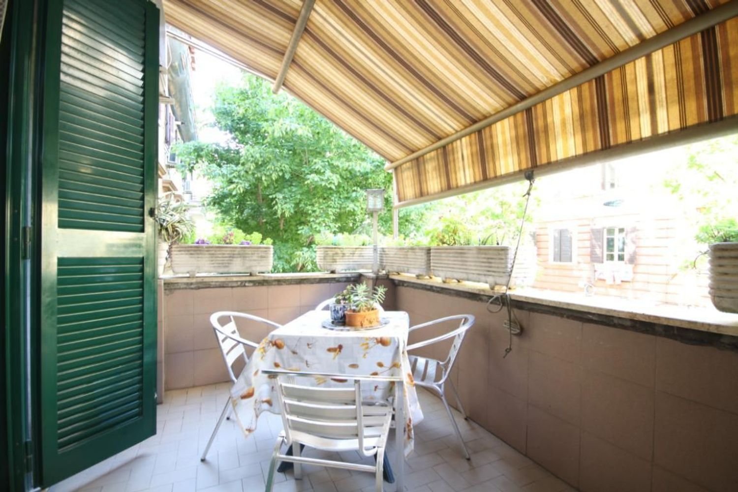 Квартира с 3 спальнями в Рим, Италия № 369330