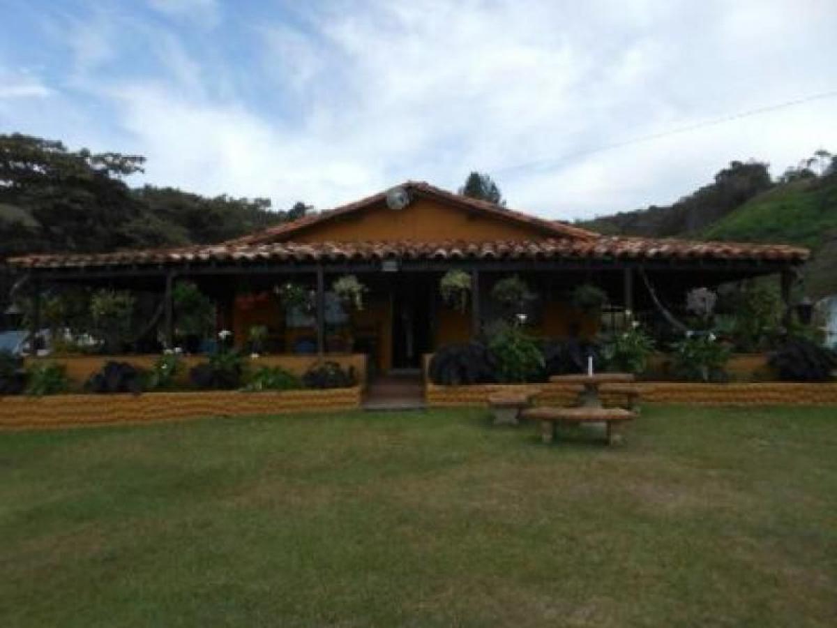3 bedrooms House in Antioquia, Colombia No. 7301