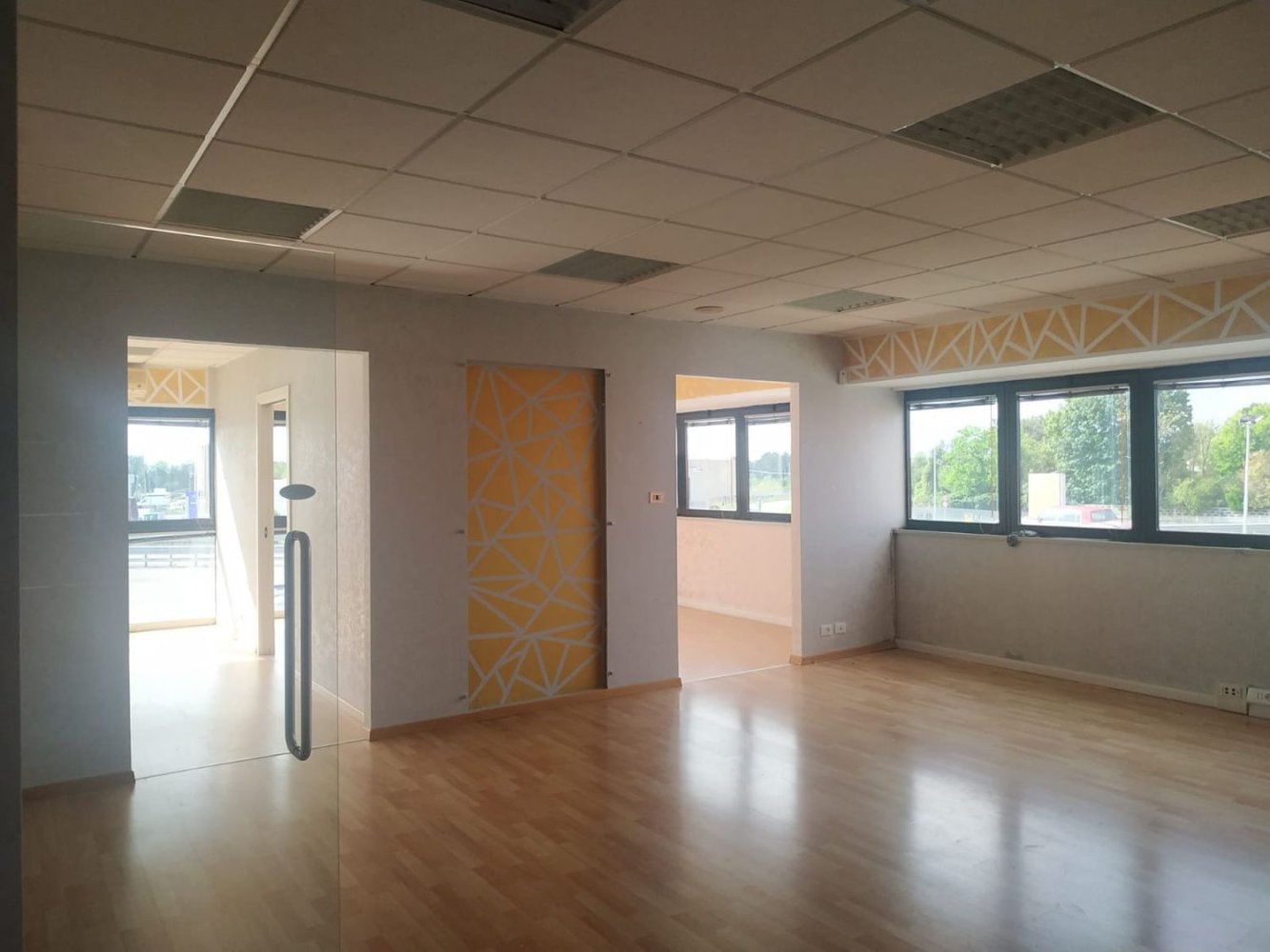 Bureau à Udine, Italy 100m² No. 331665