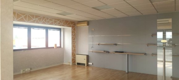 Bureau à Udine, Italy 100m² No. 331665 3