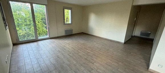 Apartamento de 3 dormitorios en Montargis, France No. 55058 4