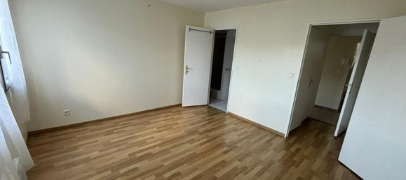Apartamento de 3 dormitorios en Montargis, France No. 55058 7