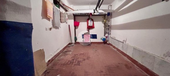 1 room Garage in Genoa, Italy No. 105367 2