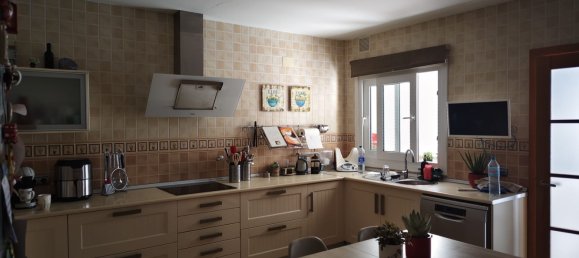 5 bedrooms House in La Alcaidesa, Spain No. 184584 2