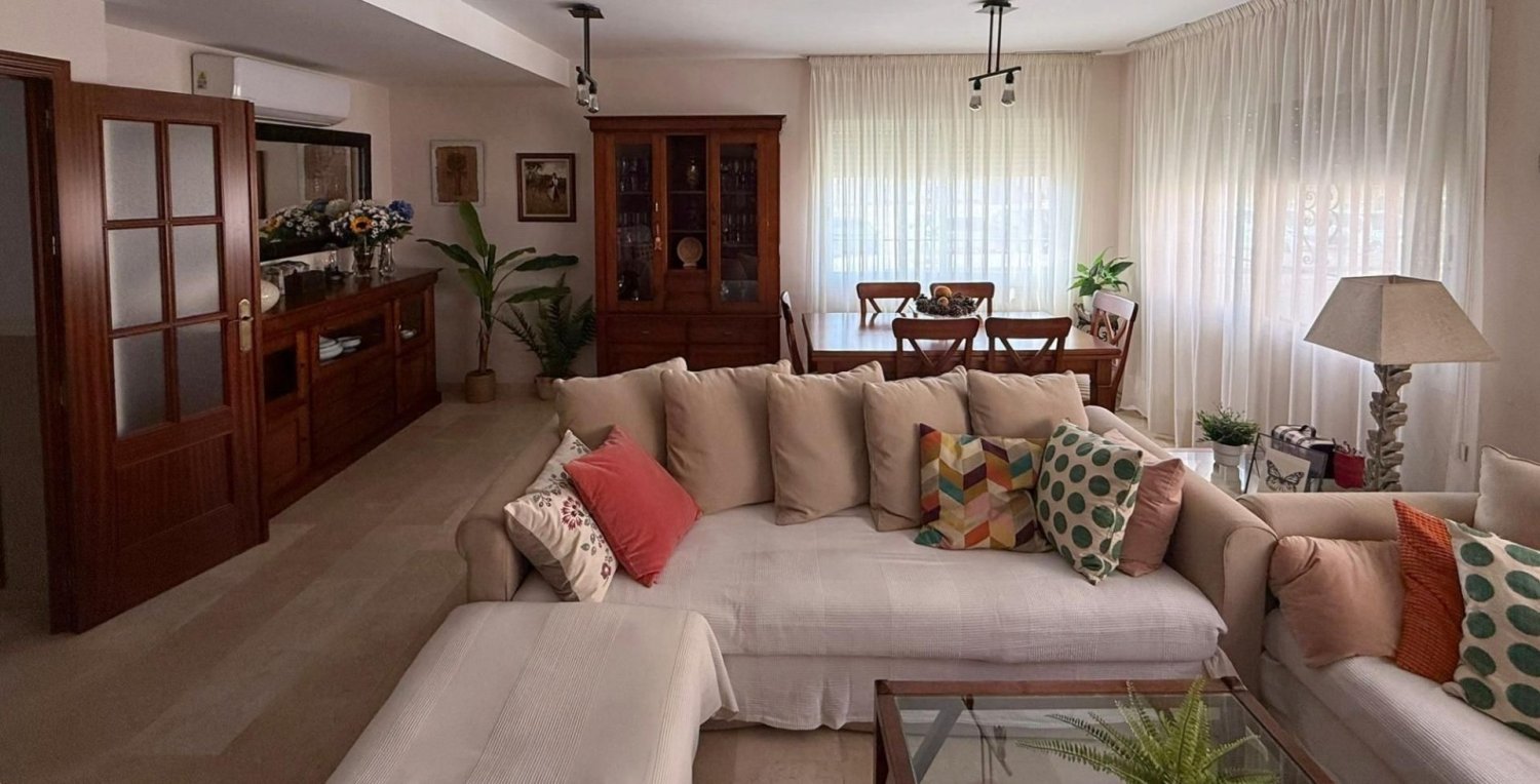 4 bedrooms Apartment in Cordoba, Spain No. 206840