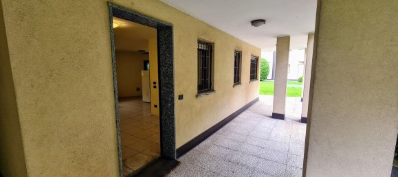 Bureau à Legnano, Italy 54m² No. 119080 21