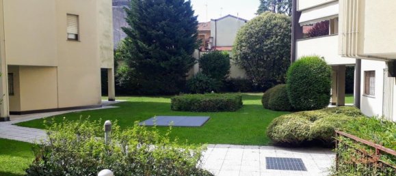 Bureau à Legnano, Italy 54m² No. 119080 2