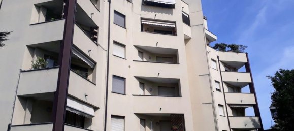 Bureau à Legnano, Italy 54m² No. 119080 16