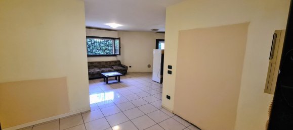Bureau à Legnano, Italy 54m² No. 119080 22