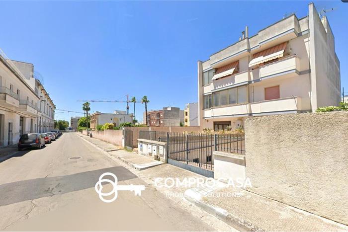  Garage in Parabita, Italy No. 381107