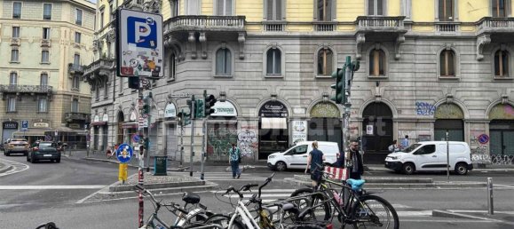2 rooms Commercial property in Milan, Italy No. 302226 3