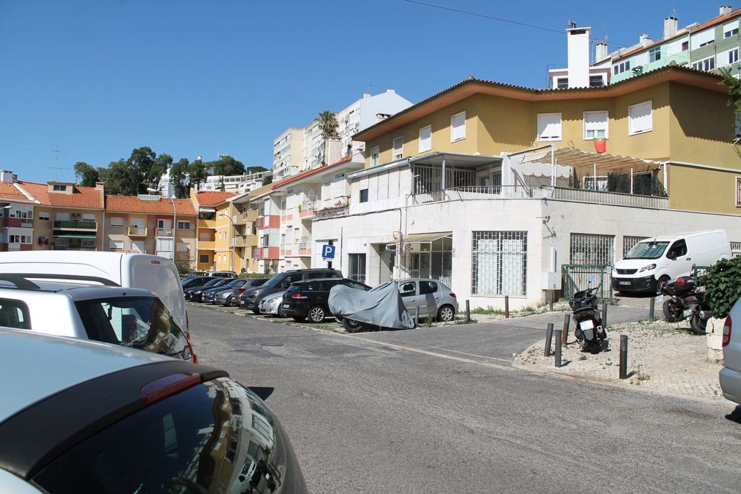Gewerbliche Immobilie in Oeiras, Portugal 146m², Nr. 65905