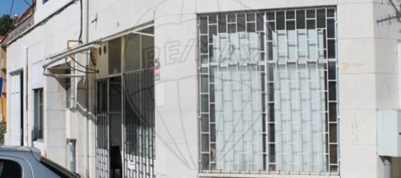 Gewerbliche Immobilie in Oeiras, Portugal 146m², Nr. 65905 2