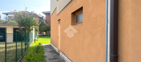 2 bedrooms House in Udine, Italy No. 329401 18