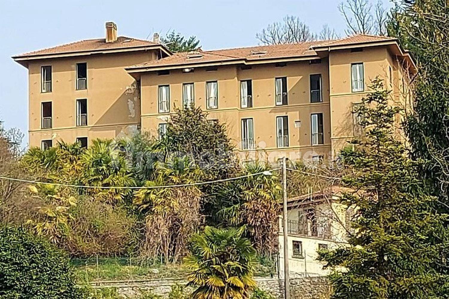 Imóvel comercial em Laveno-Mombello, Italy 5423 m² N.º 317740