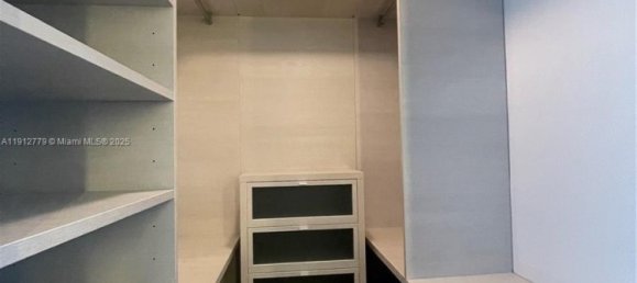 1 dormitorio propiedad comercial en venta en Miami, Miami-Dade, Florida, USA № 614243 17
