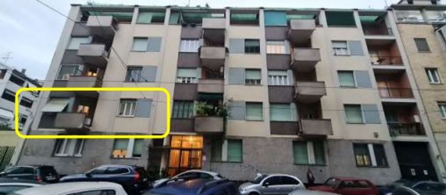 Apartamento de 3 habitaciónes en Milan, Italy No. 245411