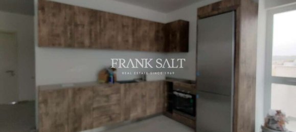 2 bedrooms Penthouse in Burmarrad, Malta No. 8353 5