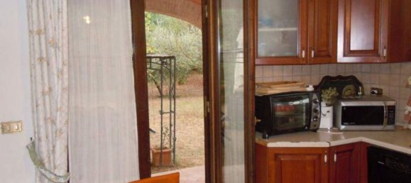 7 rooms Apartment in Castelnuovo di Porto, Italy No. 14539 17