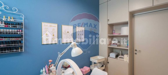 5-Zimmer Gewerbliche Immobilie in Osio Sotto, Italy, Nr. 341864 8