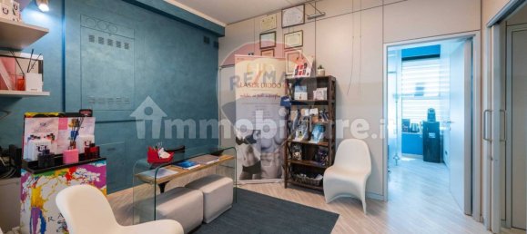 5-Zimmer Gewerbliche Immobilie in Osio Sotto, Italy, Nr. 341864 22