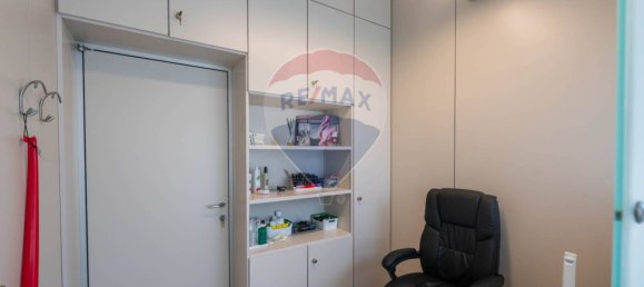 5-Zimmer Gewerbliche Immobilie in Osio Sotto, Italy, Nr. 341864 12