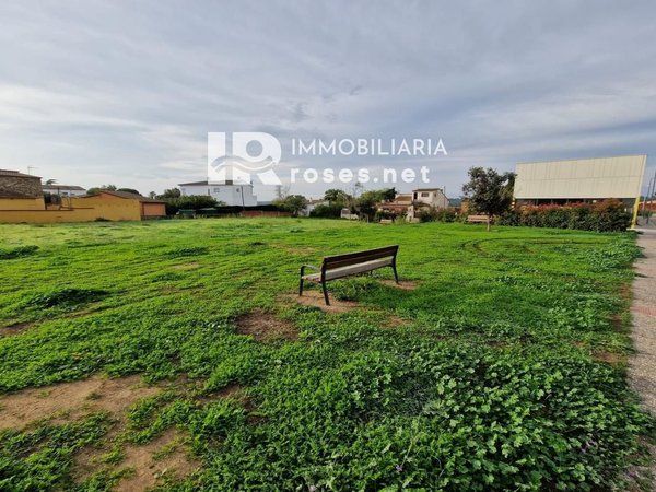 561m² Land in Garriguella, Spain No. 73530