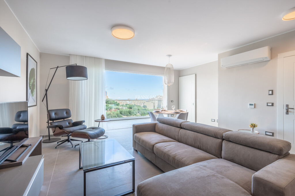 Apartamento T2 em Saint Julian's, Malta N.º 4365