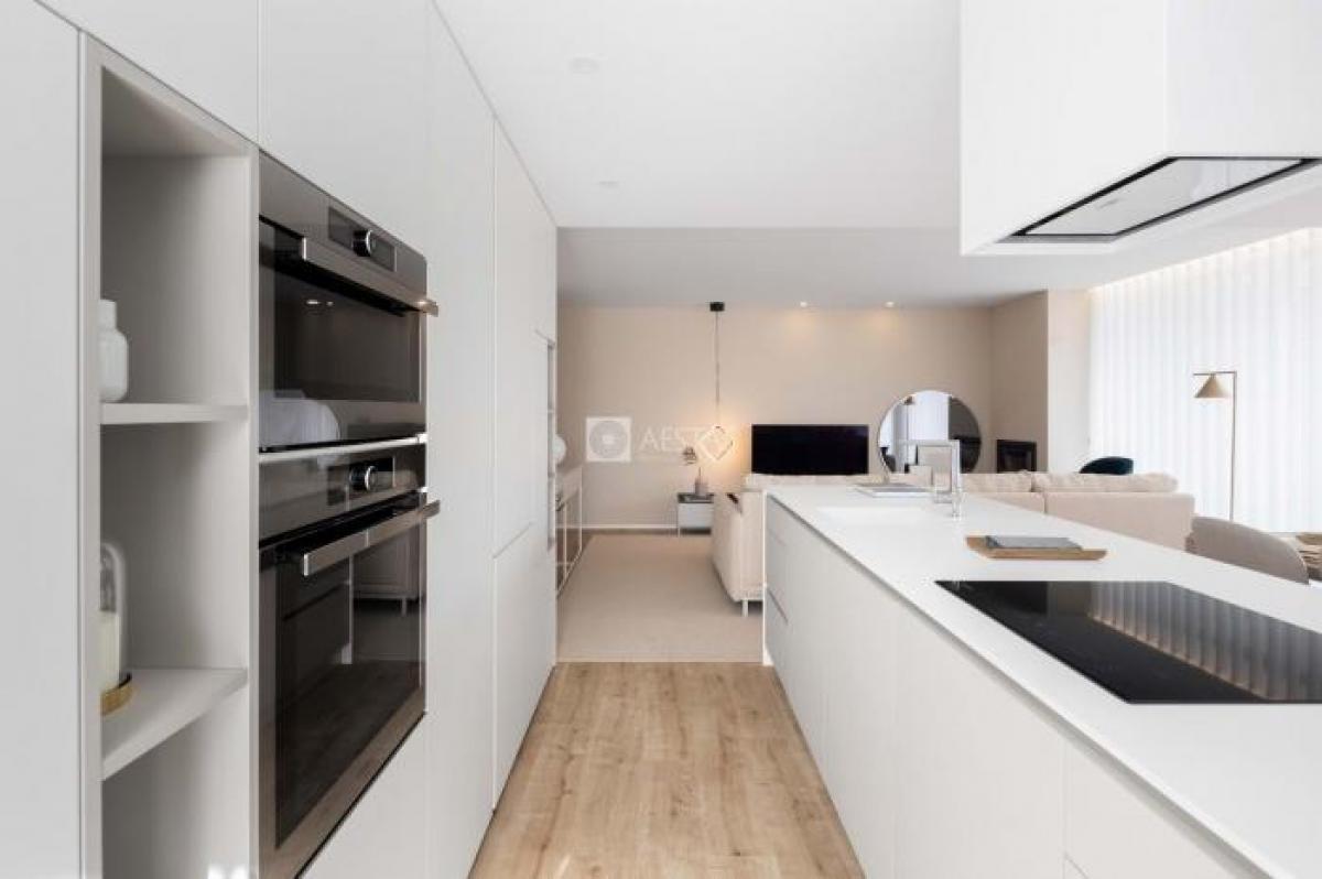 4 bedrooms Apartment in Porto, Portugal No. 2848