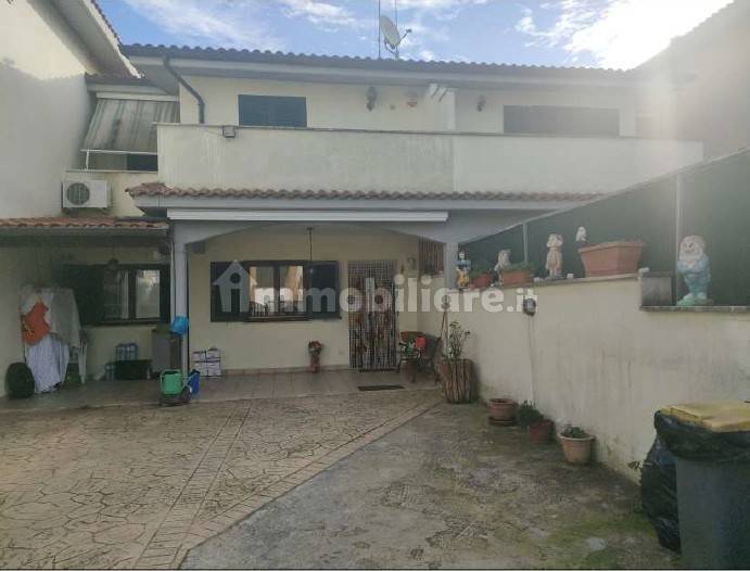 4-salle Appartement à Anzio, Italy No. 363994