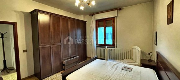 4 rooms Apartment in Prato, Italy No. 49015 11