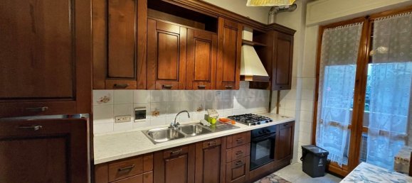 4 rooms Apartment in Prato, Italy No. 49015 5