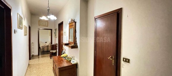 4 rooms Apartment in Prato, Italy No. 49015 15