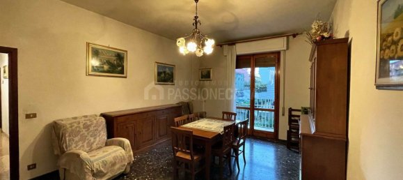 4 rooms Apartment in Prato, Italy No. 49015 2