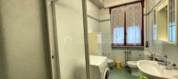 4 rooms Apartment in Prato, Italy No. 49015 16