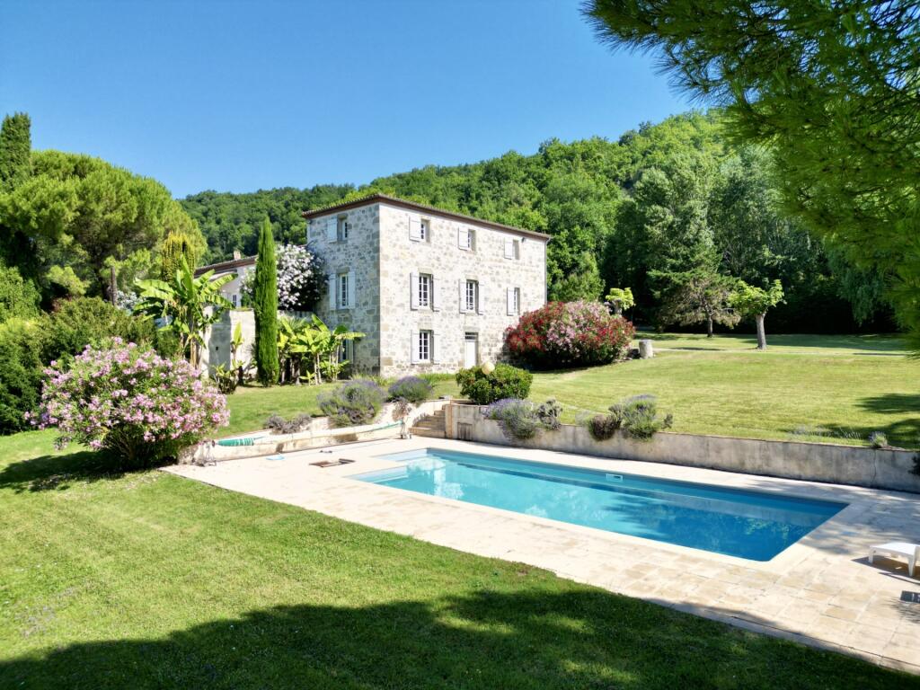 5 bedrooms House in Le Plan, France No. 339181