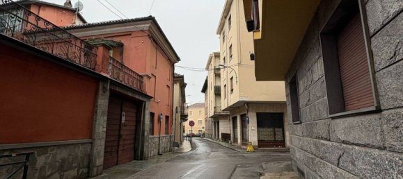 6 rooms Apartment in Asti, Italy No. 208093 3