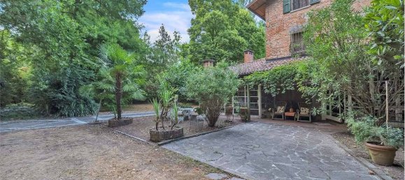 8 bedrooms House in Campogalliano, Italy No. 302468 10