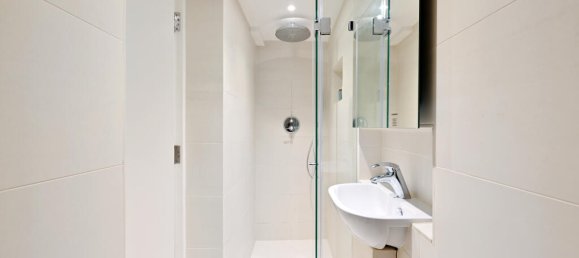 5 bedrooms Apartment in London, United Kingdom No. 13975 4