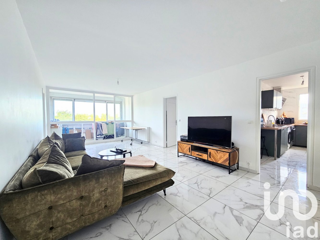 3 Schlafzimmer Wohnung in Le Temple, France, Nr. 329133