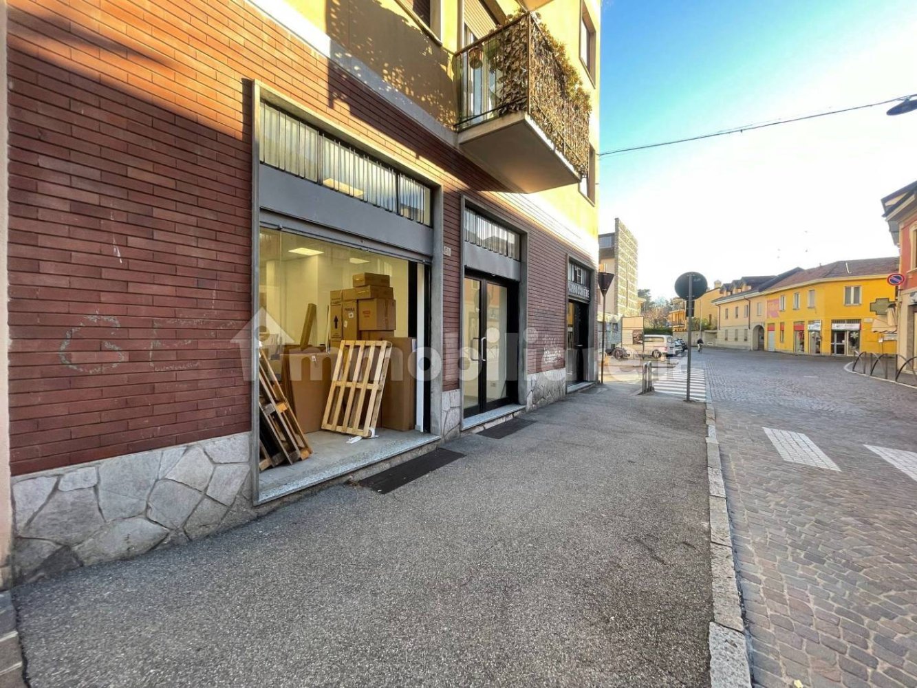 1 room Commercial property in Brugherio, Italy No. 159999