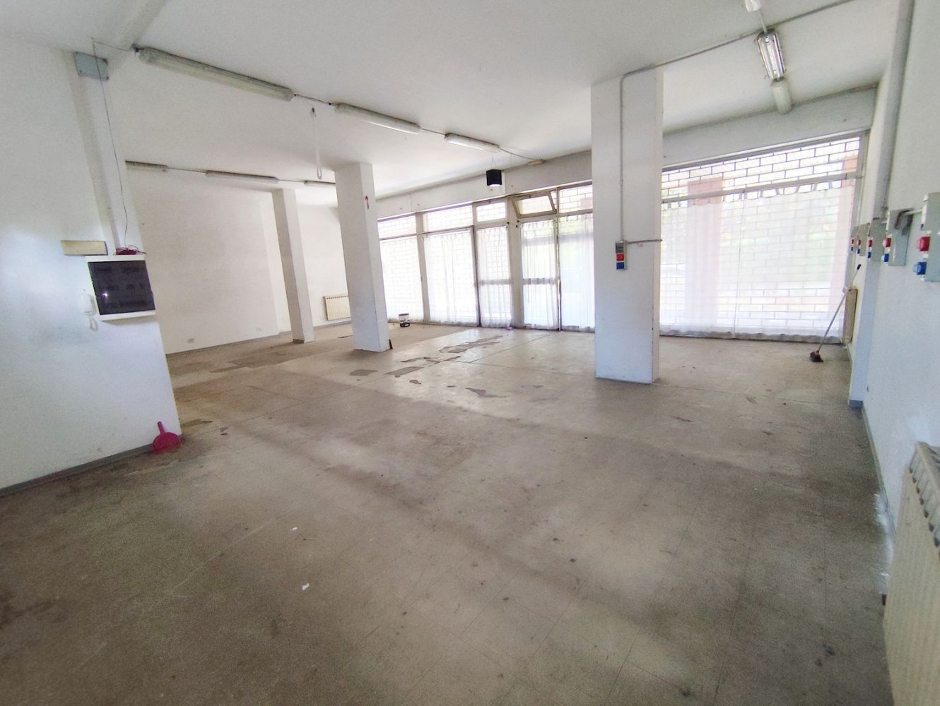  عقار تجاري في Seregno, Italy 117متر مربع رقم 287609