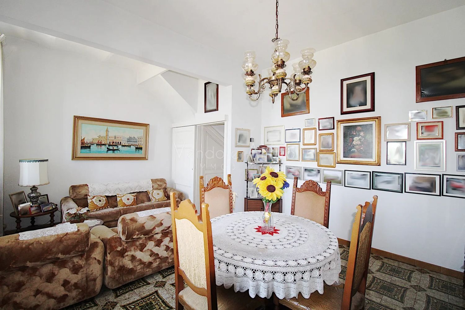 Casa de 4 habitaciónes en Fraine, Italy No. 76331