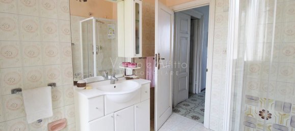 Casa de 4 habitaciónes en Fraine, Italy No. 76331 6